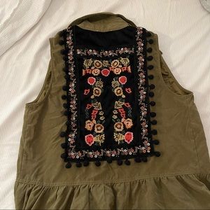 Sleeveless Embroidered Shirt